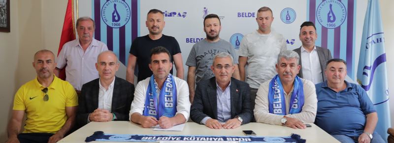 BELEDİYE KÜTAHYASPOR’DA İMZALAR DEVAM EDİYOR