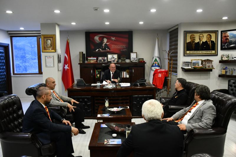 GALATASARAY TARAFTAR DERNEĞİNDEN BAŞKAN ELÇİN’E ZİYARET