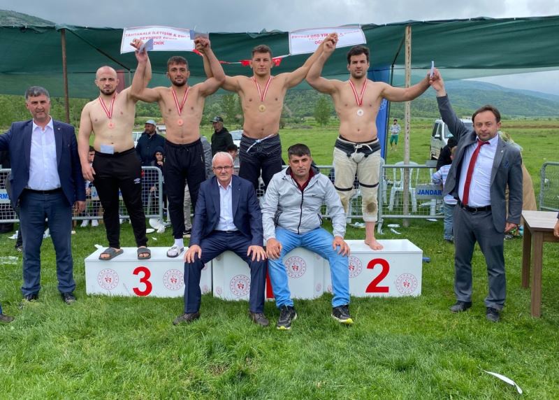 Altın, Gümüş, Bronz Madalyalar ile Döndüler