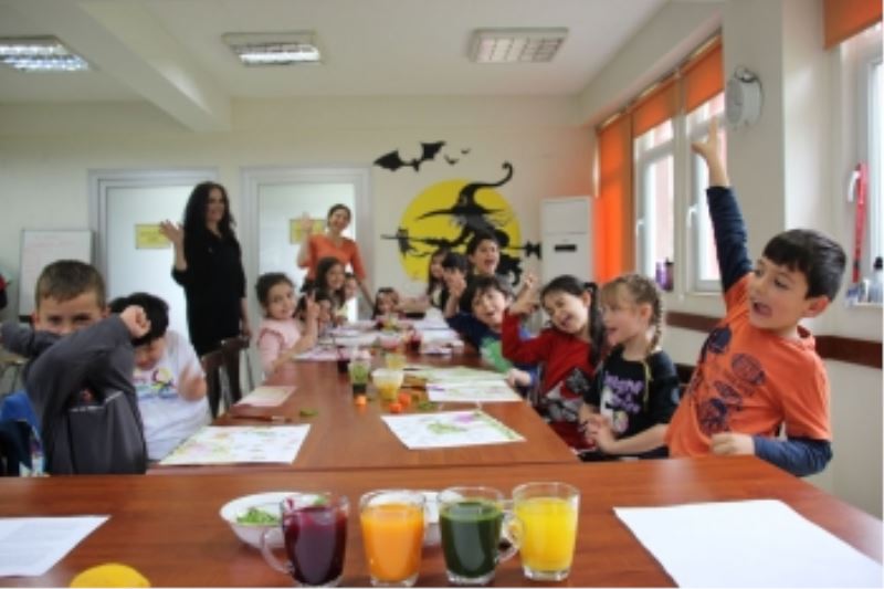 MASAL MUTFAĞINDA RENKLİ ATÖLYE