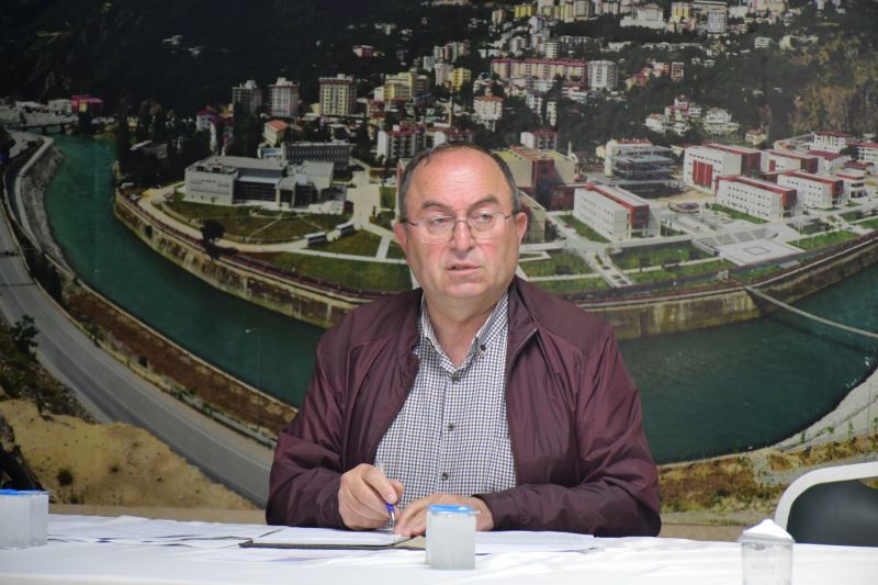 BAŞKAN ELÇİN, MÜTEAHHİTLERE İMAR PLANI SÜRECİ HAKKINDA BİLGİ VERDİ