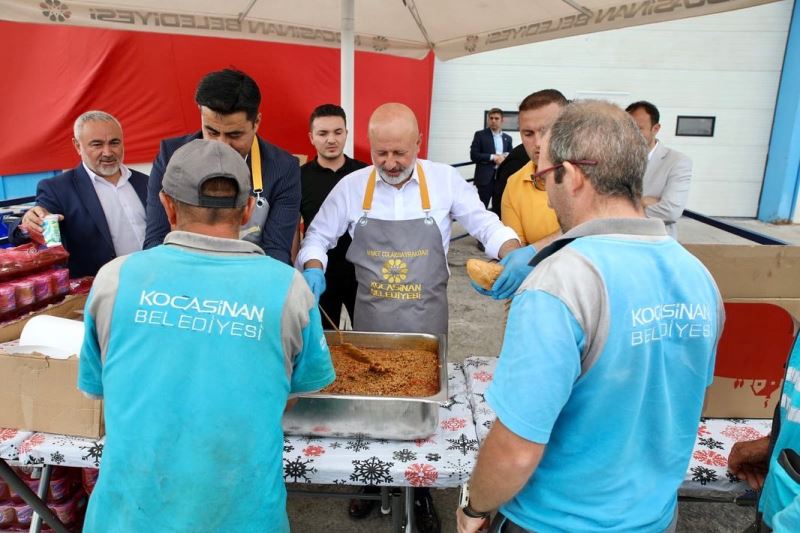 BAŞKAN ÇOLAKBAYRAKDAR; “BÜTÜN ALANLARDA FARKINI ORTAYA KOYAN BELEDİYEYİZ”