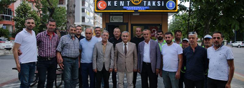 TAKSİ DURAKLARI YENİLENİYOR