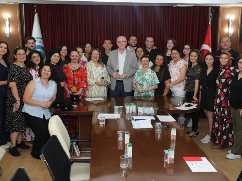 SUNUCULUK ATÖLYESİ SON DERSİNİ BAŞKAN KURT’UN KATILIMI İLE GERÇEKLEŞTİRDİ