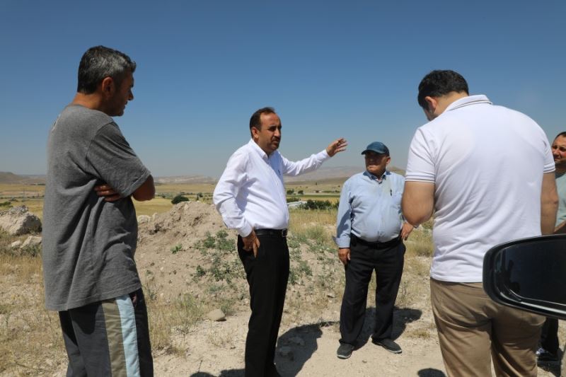 Belediye Başkanımız Av. Mustafa İlmek, Karahöyük mahallemizde yapılan bakım, onarım ve temizlik çalışmalarını yerinde inceledi.