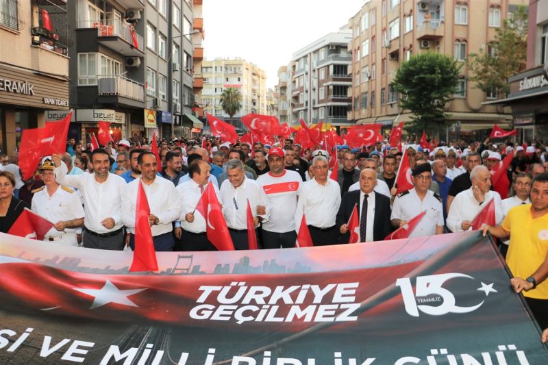 BAŞKAN YILMAZ, HEMŞEHRİLERİYLE DEMOKRASİ NÖBETİNDE BULUŞTU