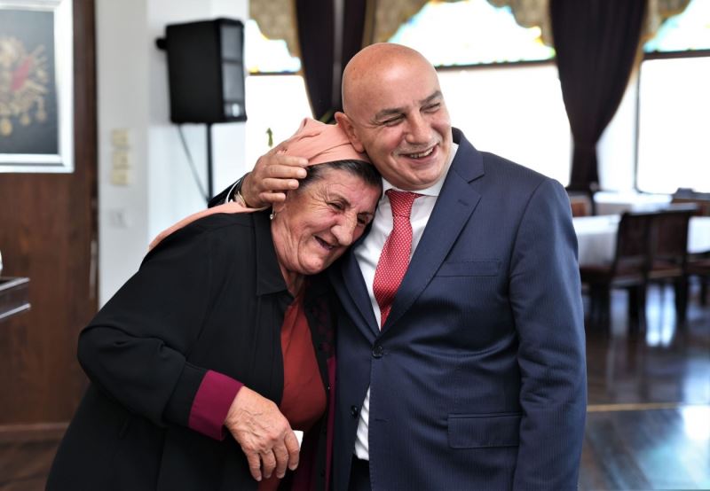 Başkan Altınok şehit aileleriyle buluştu