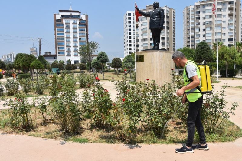 TOROSLAR’DA PARK VE YEŞİL ALANLAR BAKIMDAN GEÇİYOR