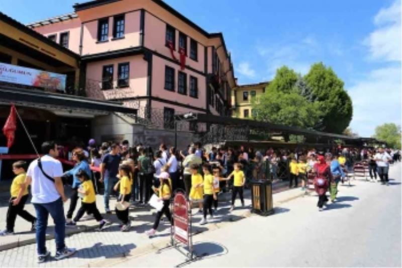 BÜYÜKŞEHİR’DEN ZİYARETÇİLERE BİLGİLENDİRME