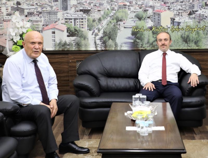 VALİ EPCİM’DEN BAŞKANIMIZ PEKMEZCİ’YE VEDA ZİYARETİ