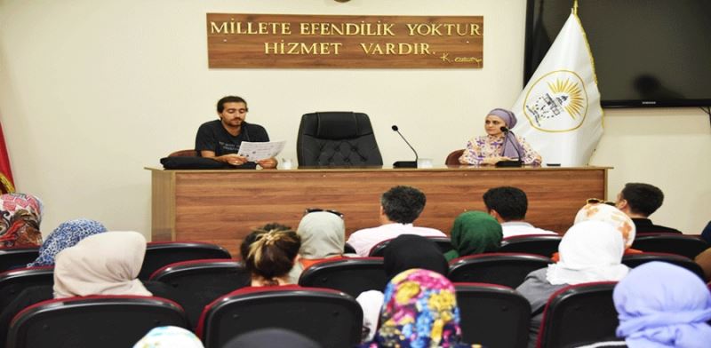 SİVEREKLİ KADINLAR BULAŞICI HASTALIKLAR KONUSUNDA BİLGİLENDİRİLDİ