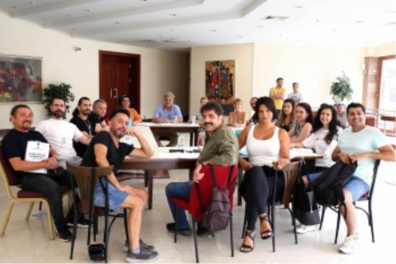 ŞEHİR TİYATROLARI’NDA YENİ SEZONUN İLK OYUNU “AYAK BACAK FABRİKASI”