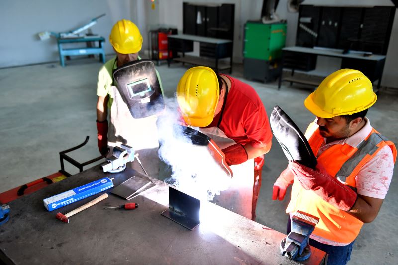 Büyükşehir’in Tırmıl Mercek’teki Eğitimleri Hızla Devam Ediyor