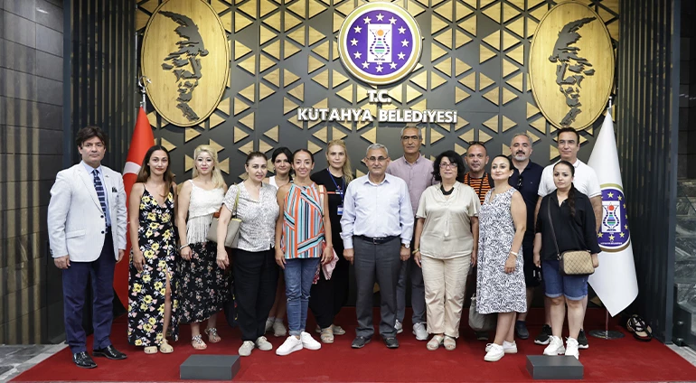 11. ULUSLARARASI MÜZİK VE DANS KONGRESİ SANATÇILARINDAN BAŞKANIMIZA ZİYARET