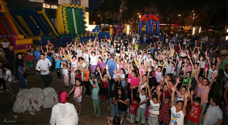 “BİR GÜLÜŞ BİZE YETER” ÇOŞKUYLA DEVAM EDİYOR