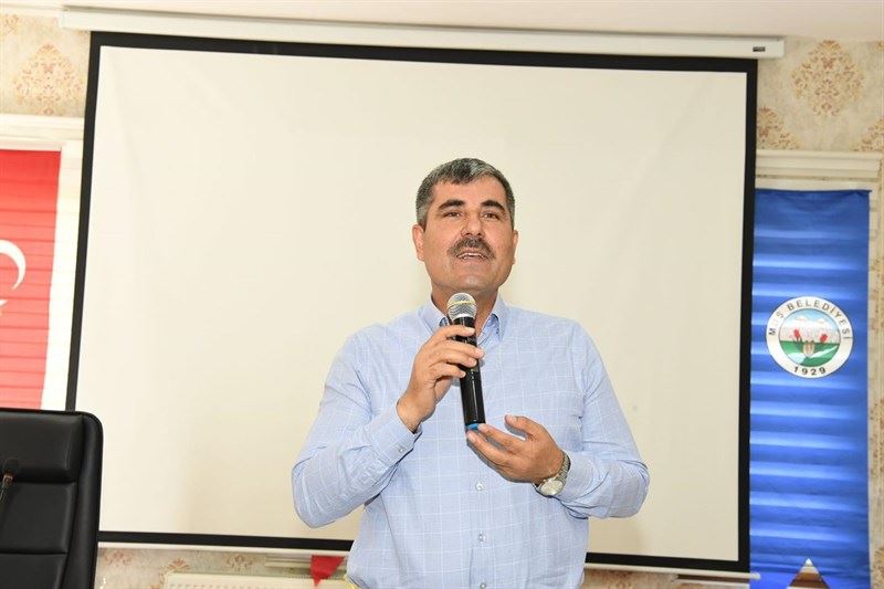 BAŞKAN ASYA, SÜNNET ŞÖLENİ ÖNCESİ ÇOCUKLARA KIYAFETLERİNİ DAĞITTI