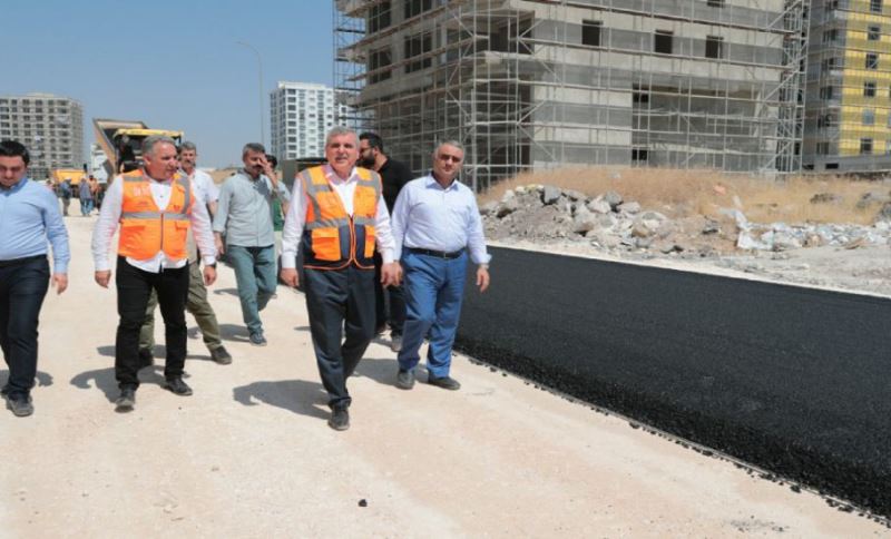 Başkan Beyazgül “Yollarımızı Uzun Ömürlü Asfaltla Buluşturuyoruz”