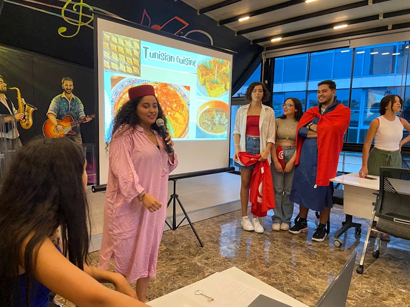 TALK&SMİLE KAFE 8 ÜLKEDEN GENÇLERİ ULUSLARARASI KÜLTÜR GECESİNDE BULUŞTURDU