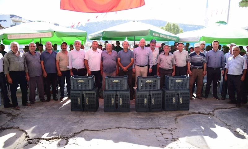 Gölmarmaralı Meyve Üreticilerine Kasaları Teslim Edildi