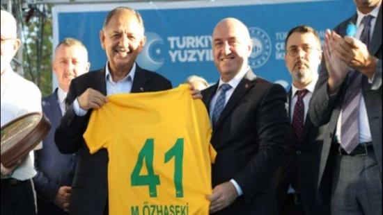 DARICA’DA 45 BİN KİŞİYE HİZMET VERECEK KAPASİTELİ KOMPLEKS, BAKAN ÖZHASEKİ’NİN KATILDIĞI TÖRENLE AÇILDI