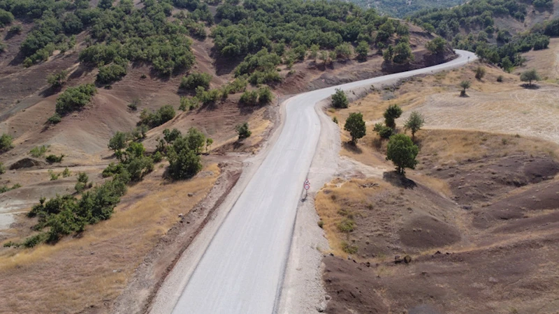 Büyükşehir, Ekinözü’nde Kırsal Mahallelerinin Ulaşımını İyileştiriyor