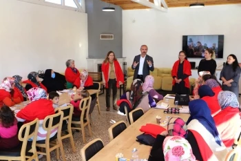 MİHALIÇÇIK’TA KADINLAR EĞİTİMLERİ TAMAMLADILAR