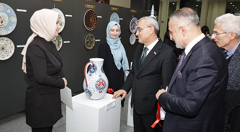 ULUSLARARASI 1. TÜRK ÇİNİ SANATI YARIŞMASI ÖDÜLLERİ SAHİPLERİNİ BULDU