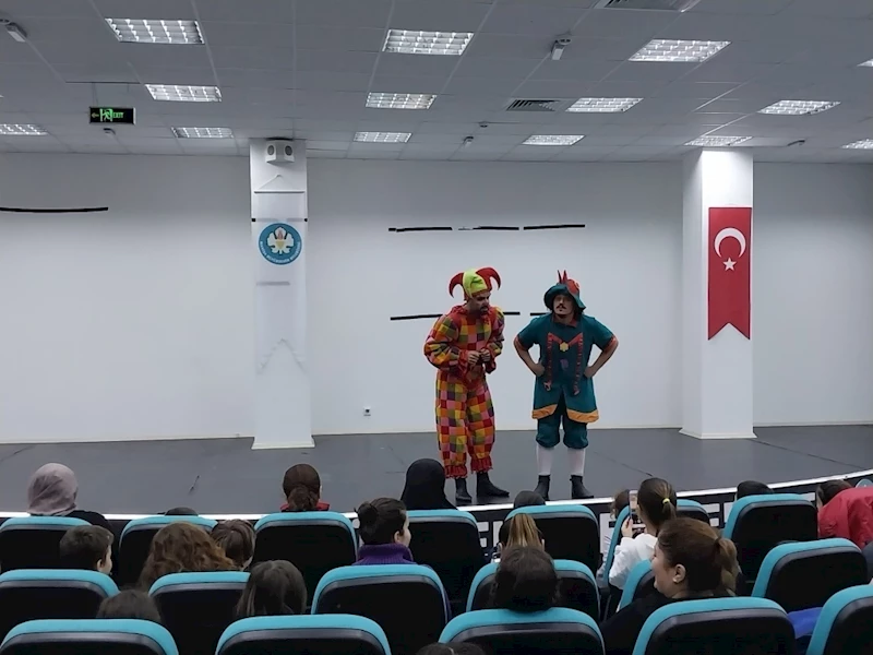 Büyükşehir’in Karne Hediyesi: ‘Karagöz ve Hacivat’ İle ‘Oyuncaklar Ülkesi’