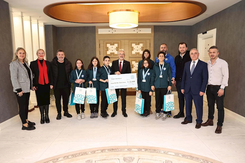 Nilüfer’in genç yüzücüleri başarılarıyla gururlandırdı