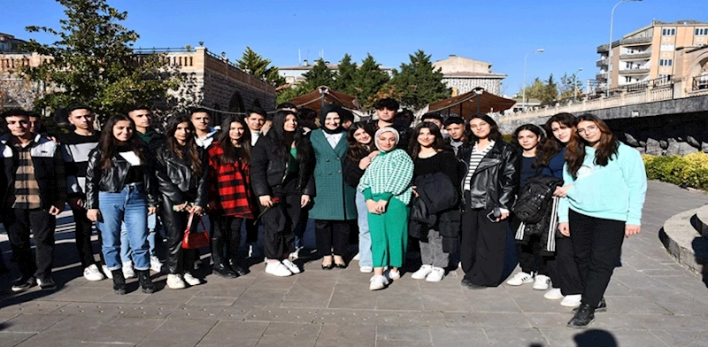 ADIYAMANLI ÖĞRETMEN VE ÖĞRENCİLERDEN BAŞKAN ÇAKMAK