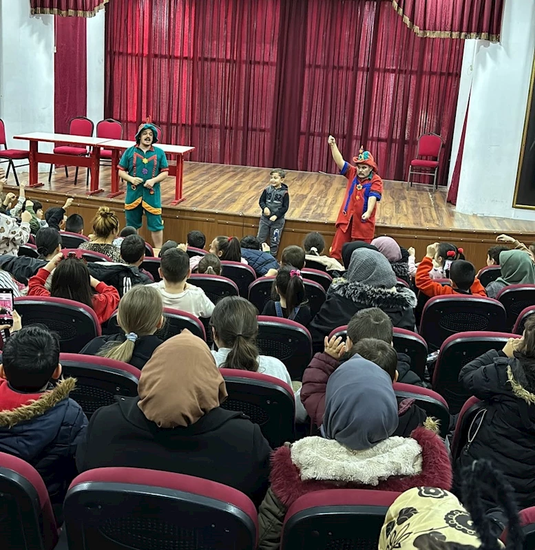 ‘Karagöz ve Hacivat’ Gördesli Çocuklarla Buluştu
