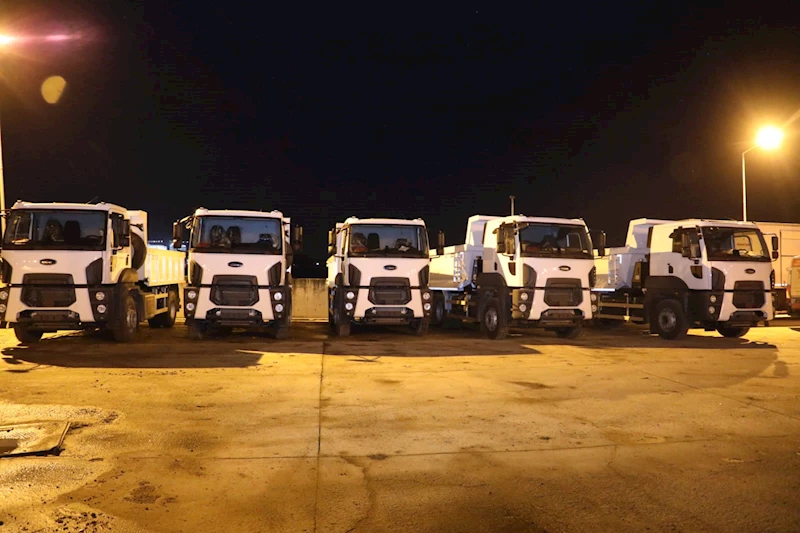 TÜM ENGELLEMELERE RAĞMEN İZMİT BELEDİYESİ ARAÇ FİLOSUNU DAHA DA BÜYÜTMEYE DEVAM EDİYOR