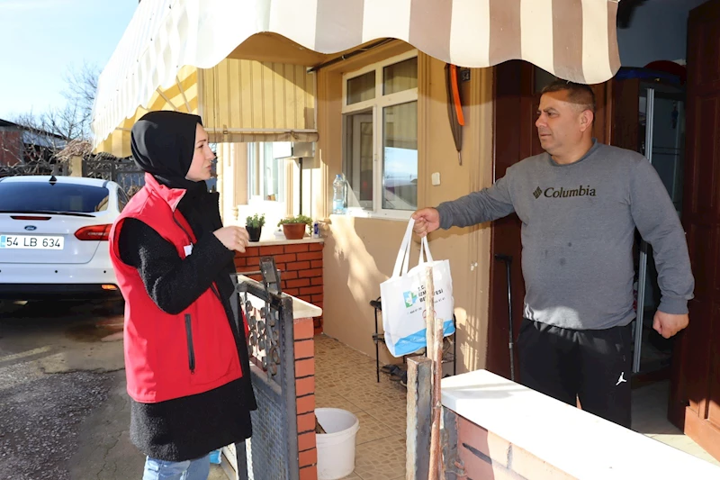 İZMİT BELEDİYESİ ÇINAR EKİBİ, YENİCE KÖYÜ’NDE VATANDAŞIN KAPISINI ÇALDI