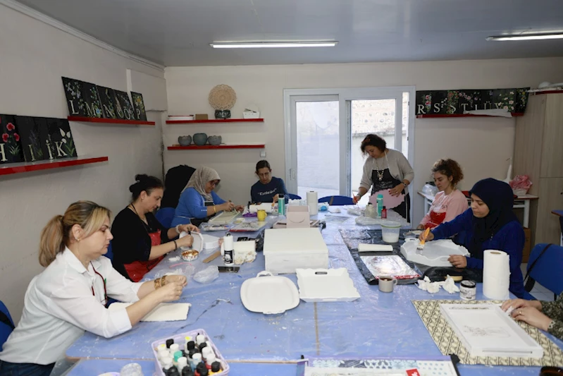 TOPÇUASIM KADIN DAYANIŞMA VE EĞİTİM MERKEZİ’NDE KAYITLAR DEVAM EDİYOR