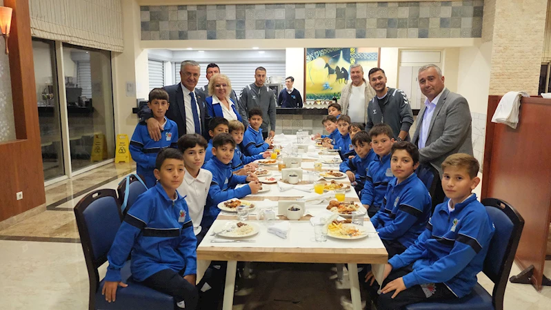 Futbolculara motivasyon yemeği