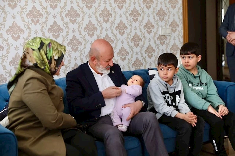 KOCASİNAN’DA 1 YILDA 4 BİN 351 AİLEYE ‘HOŞ GELDİN BEBEK’ HEDİYESİ