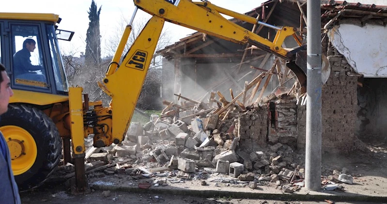 Karacabey’de metruk binalara köklü çözüm