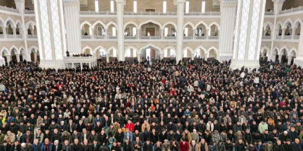 Şahinbey Millet Camii İlk Cuma Namazında Doldu Taştı