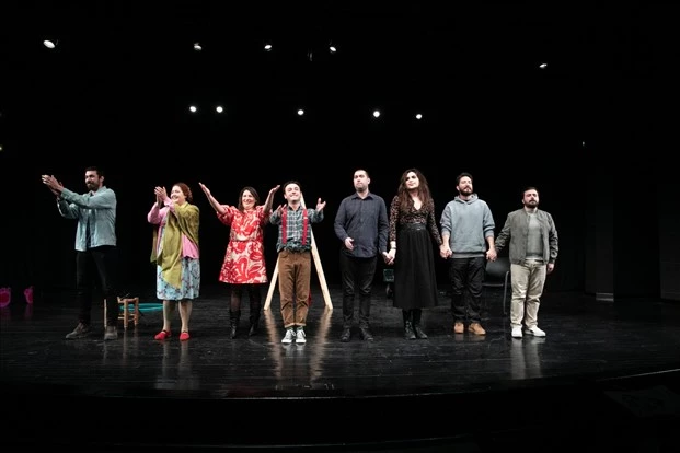 “Dikkat Nine Çıkabilir” prömiyerini yaptı