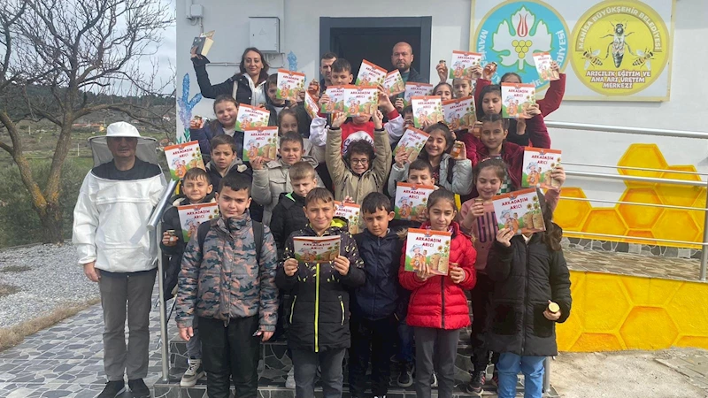 Halitpaşa Gazi Fatih İlkokulu Öğrencilerinden ‘Çalışkan Arılara Merhaba’