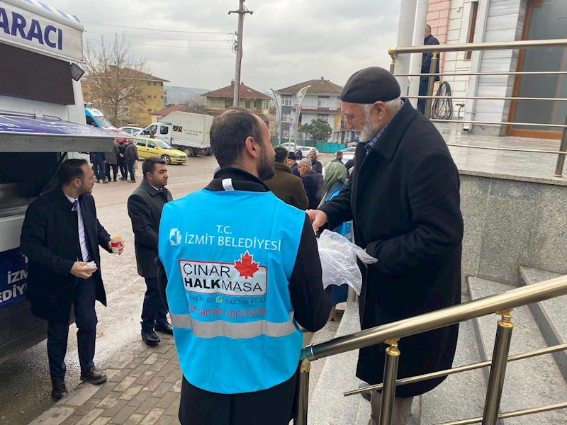 BAŞKAN HÜRRİYET, CUMA NAMAZI SONRASI KEMER CAMİİ CEMAATİYLE BULUŞTU