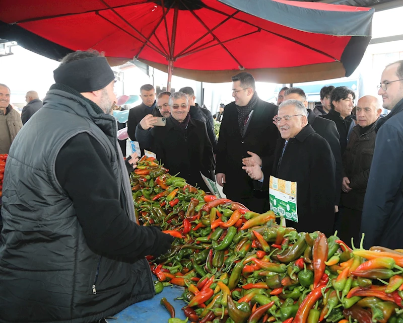 Büyükkılıç: “Pazar Esnafımızın Sıcaklığı İçimizi Isıttı”