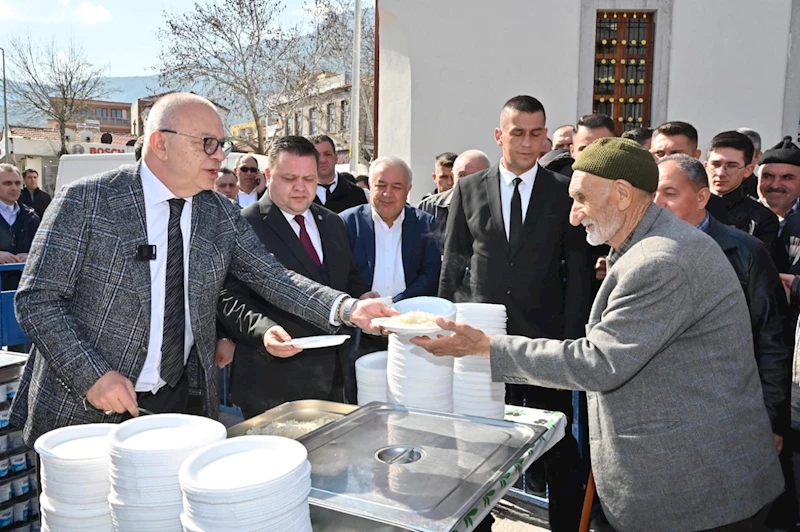 Başkan Ergün Esnaf ve Vatandaşlarla Buluştu, Pilav İkram Etti