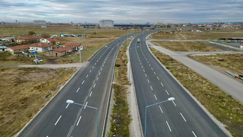50 METRELİK YENİ BULVAR YOLU, ŞEHRİN EN GENİŞ YOLU OLMA ÖZELLİĞİ TAŞIYOR