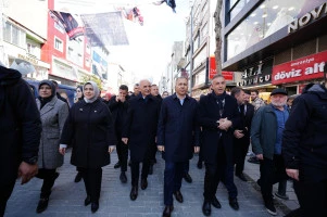 BAKAN YERLİKAYA VE BAŞKAN İSMET YILDIRIM ALEMDAĞ CADDE ESNAFIYLA BULUŞTU
