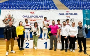 DBB sporcuları turnuvada derece elde etti