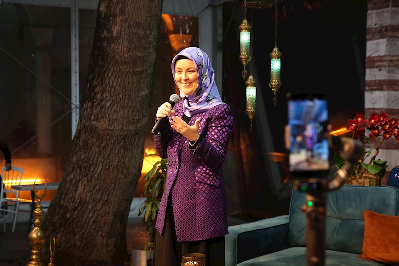 Hatice Kübra Tongar “Ailede de safları sıklaştırmamız gerekiyor”