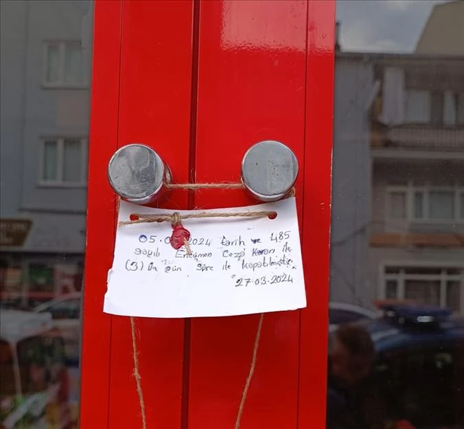 Zabıta Ekipleri 2 Zincir Marketi Mühürledi