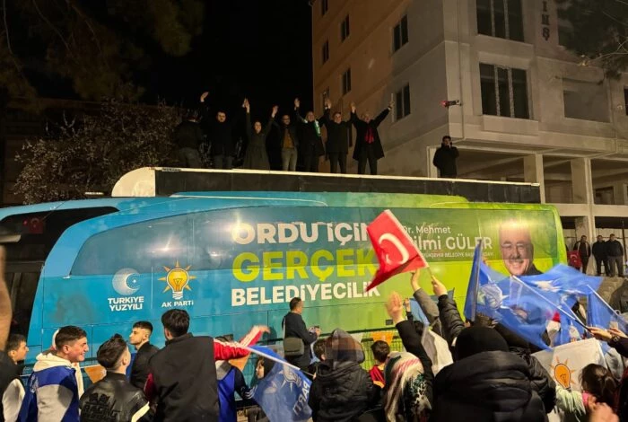 BAŞKAN TAVLI’YA ÇINARLIK VE KALEDERE’DEN GÜÇLÜ DESTEK!