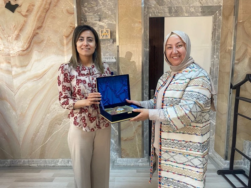 Başkan Seyhan Kılınçarslan, İlçe Kaymakamı Özlem Kılıçtürk’ü Ziyaret Etti